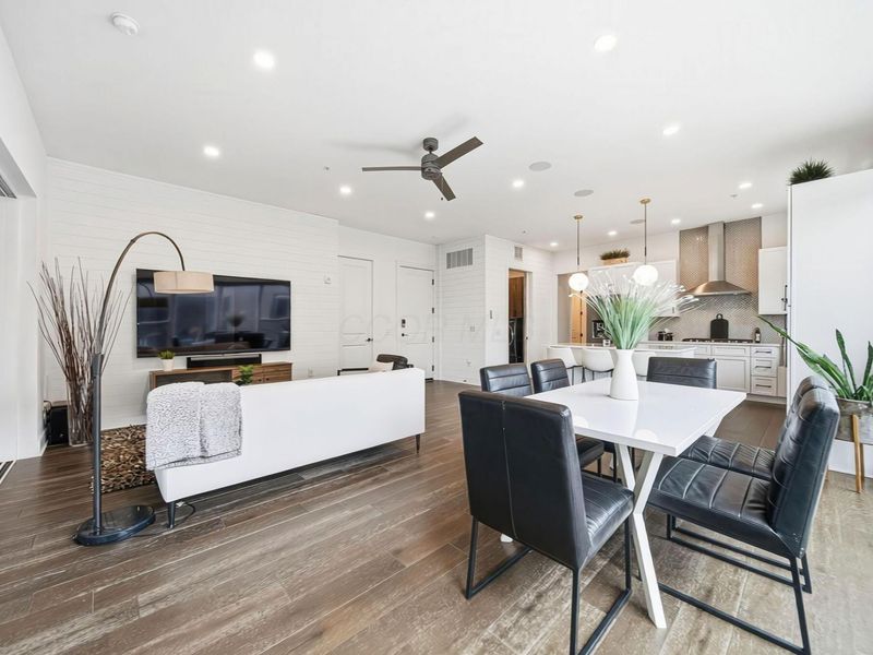 719 Civitas Avenue, Unit B404, Columbus, OH 43215 Photo 9