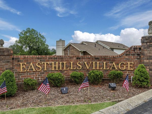 220 Village Cir W, Unit 220, Dickson, TN 37055