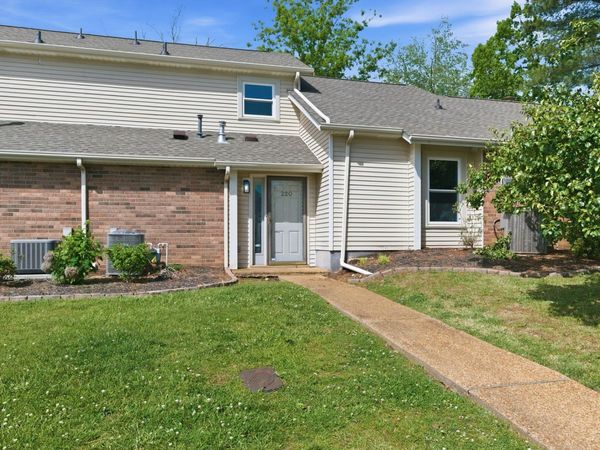 220 Village Cir W, Unit 220, Dickson, TN 37055