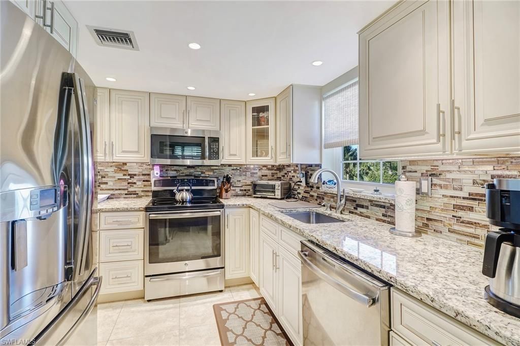 1051 3rd St S, Unit 301, Naples, FL 34102 Photo