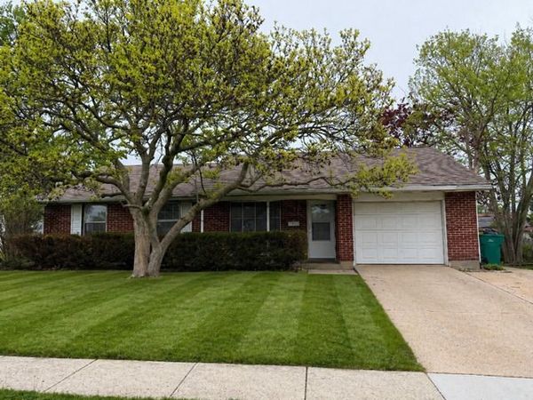 713 Essex Avenue , Romeoville, IL 60446