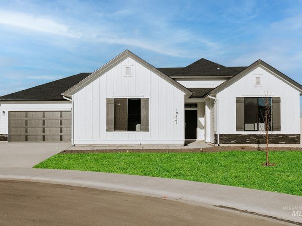 3535 E Jamestown Dr, Nampa, ID 83686