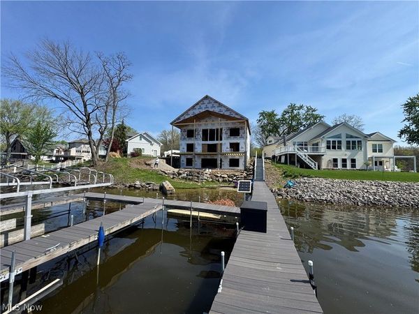 1296 NE River Road , Lake Milton, OH 44429