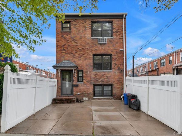 6111 69th Street , Middle Village, NY 11379
