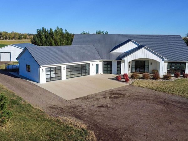 46592 268th St, Sioux Falls, SD 57106