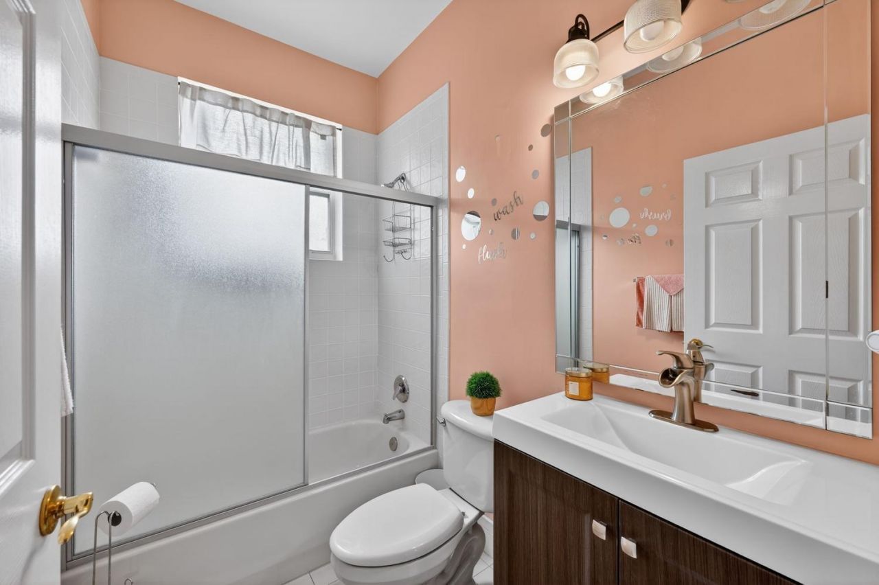 9572 N Crescent View Dr Drive N, Boynton Beach, FL 33437 Photo