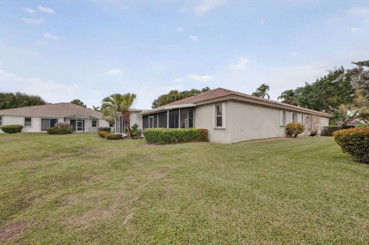 9572 N Crescent View Dr Drive N, Boynton Beach, FL 33437 Photo
