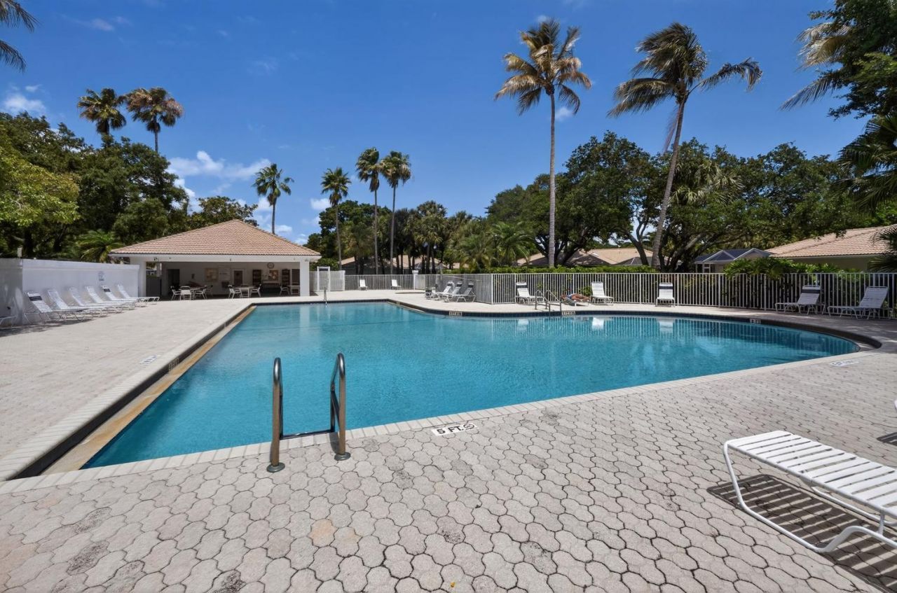 9572 N Crescent View Dr Drive N, Boynton Beach, FL 33437 Photo