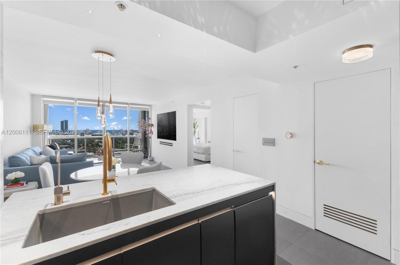1800 Sunset Harbour Dr , Unit 2105, Miami Beach, FL 33139 Photo