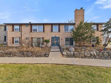 1011 11th Avenue S, Unit 8, Hopkins, MN 55343