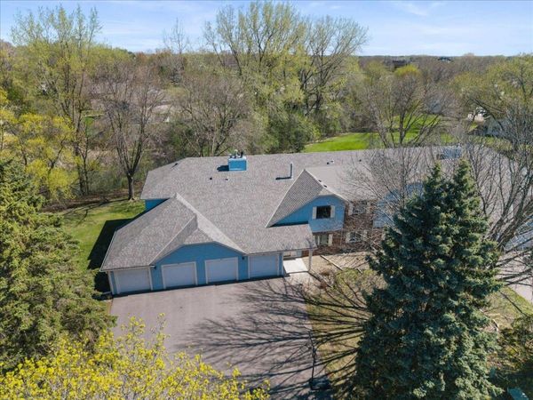 995 Heritage Court E, Unit 303, Vadnais Heights, MN 55127