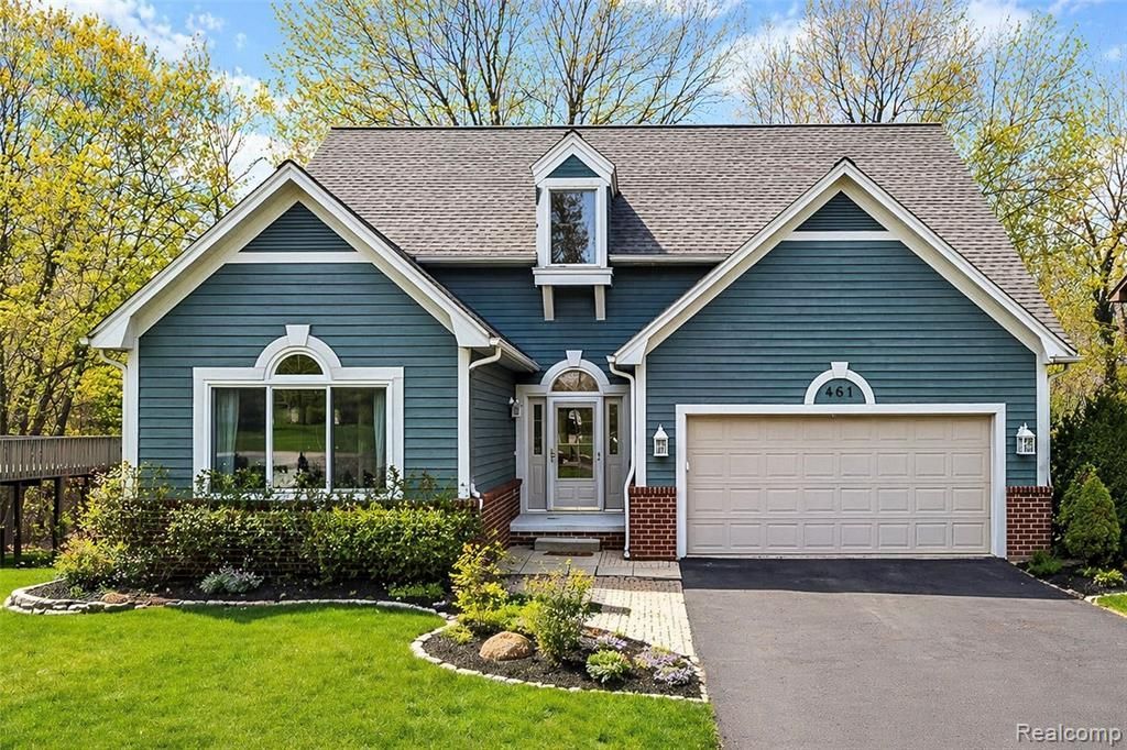 461 Alexander Drive , Commerce Township, MI 48390 Main Photo