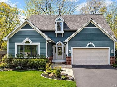 461 Alexander Drive , Commerce Twp, MI 48390