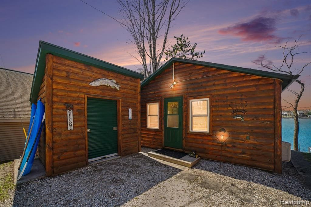 1360 Hillcrest Street , Harrison, MI 48625 Main Photo