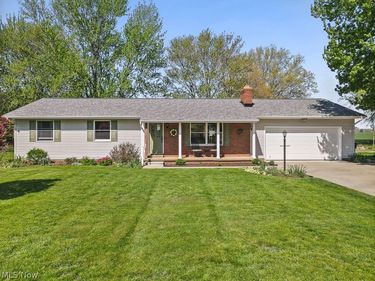14281 Wade Avenue NE, Hartville, OH 44632