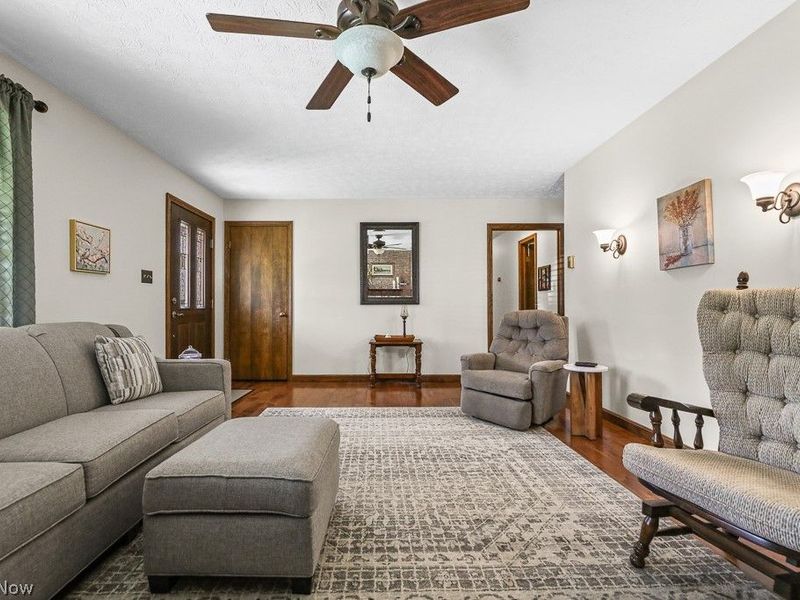 14281 Wade Drive NE, Hartville, OH 44632 Photo 9