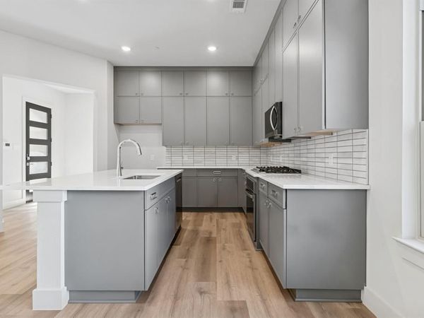 452 Waters Edge Drive , Unit 822, Hickory Creek, TX 75065