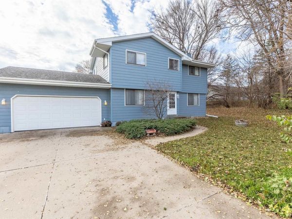 25654 Main Street, Sioux City, IA 51108