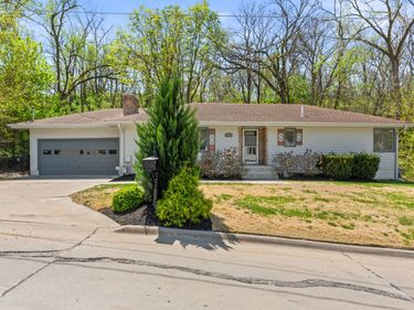 219 ELMWOOD Drive, COUNCIL BLUFFS, IA 51503