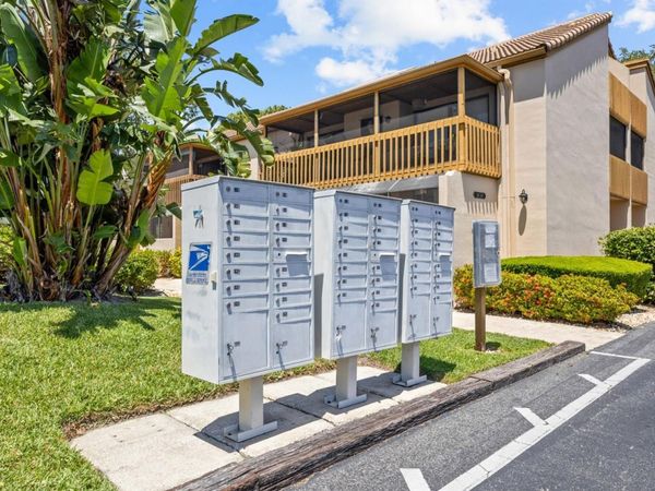 3033 WILLOW GREEN , Unit 10, SARASOTA, FL 34235