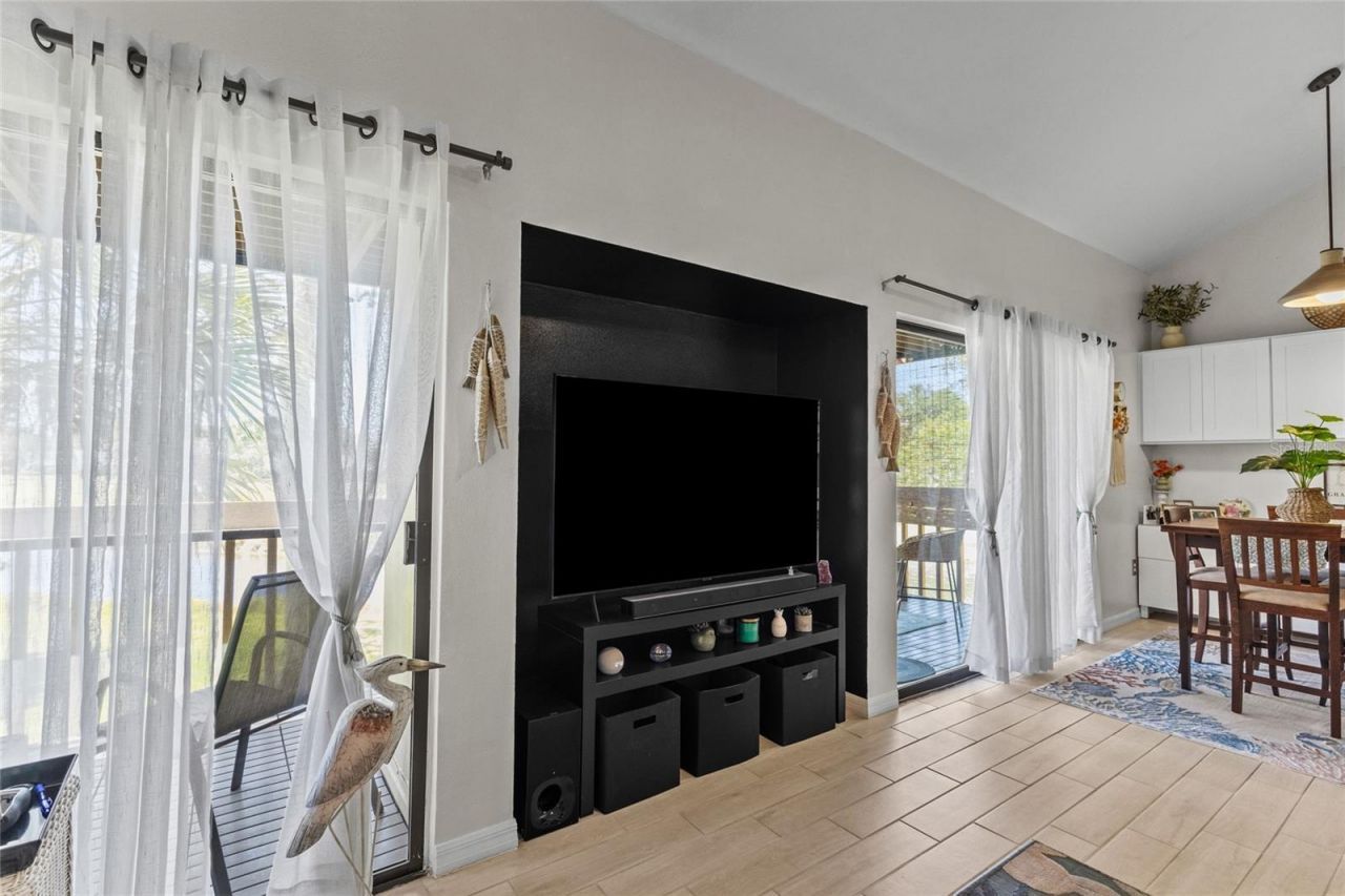 3033 Willow Green, Unit 10, Sarasota, FL 34235 Photo