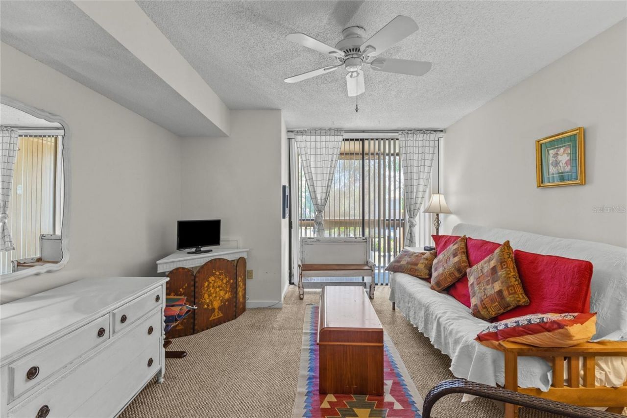 3033 Willow Green, Unit 10, Sarasota, FL 34235 Photo