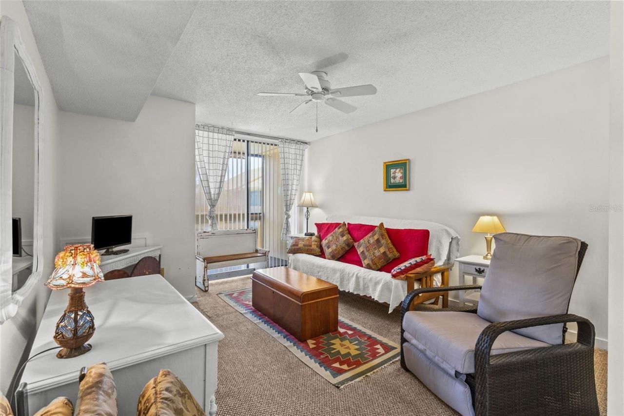 3033 Willow Green, Unit 10, Sarasota, FL 34235 Photo