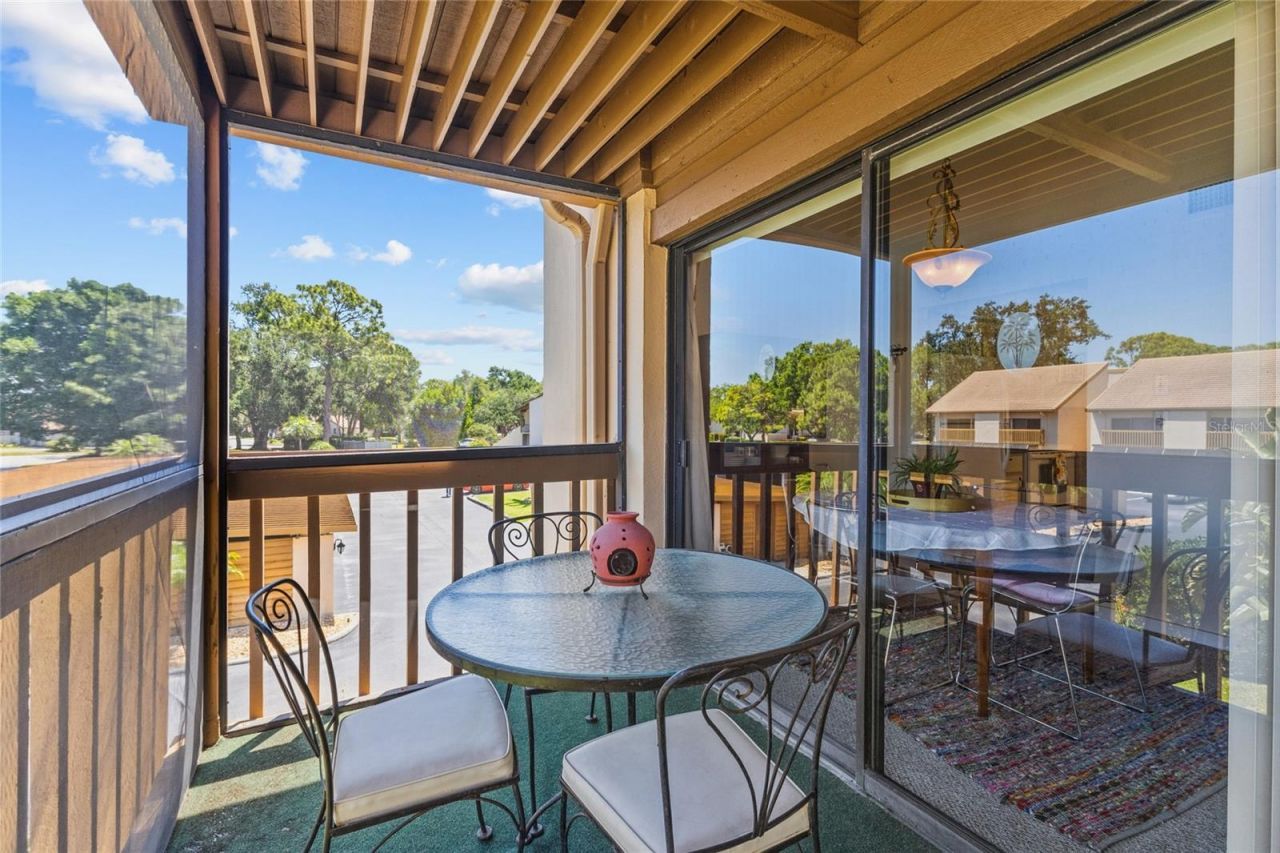 3033 Willow Green, Unit 10, Sarasota, FL 34235 Photo