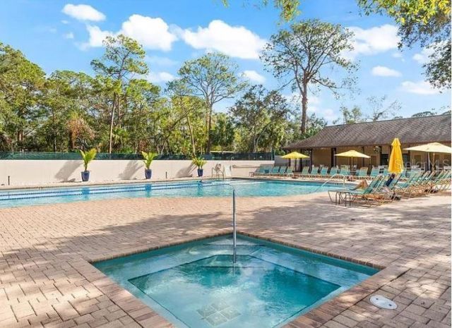 3033 Willow Green, Unit 10, Sarasota, FL 34235 Photo
