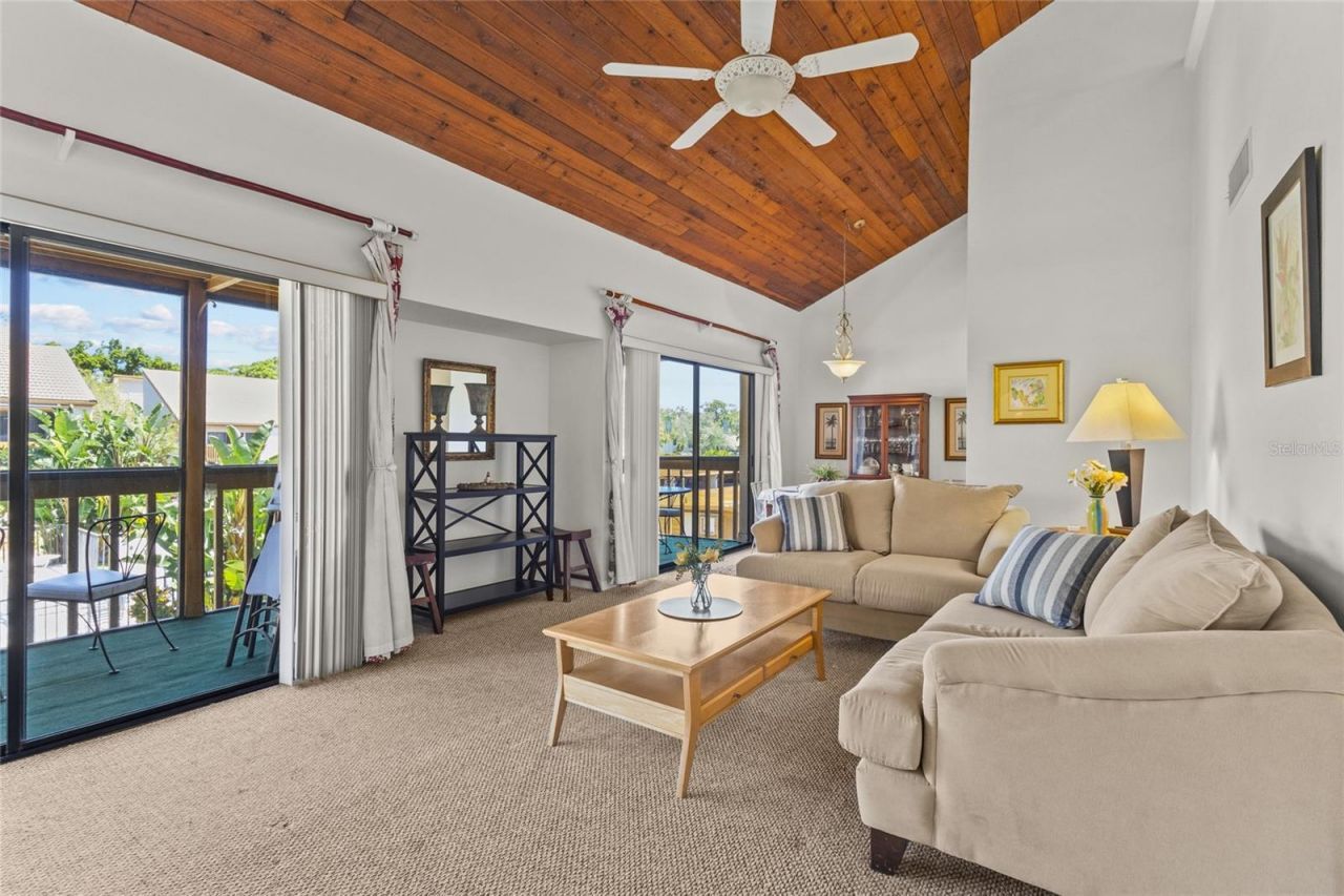 3033 Willow Green, Unit 10, Sarasota, FL 34235 Photo