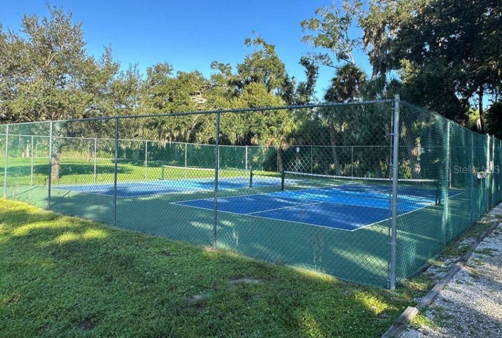3033 Willow Green, Unit 10, Sarasota, FL 34235 Photo