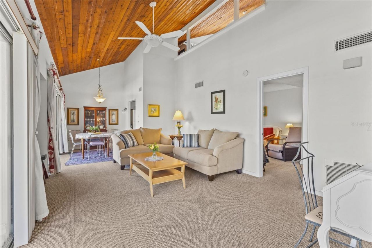 3033 Willow Green, Unit 10, Sarasota, FL 34235 Photo