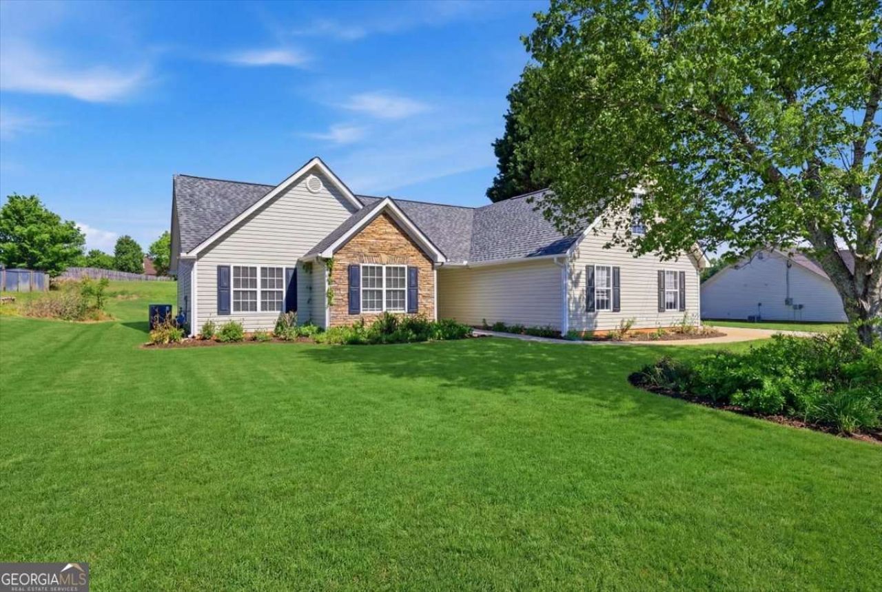 145 Mills Landing, Covington, GA 30016 Main Photo