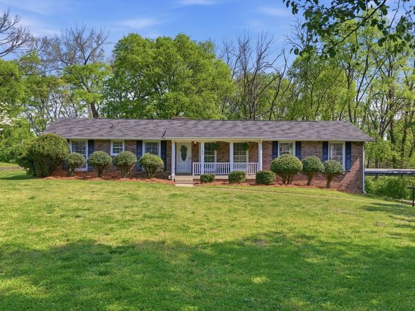 164 Chippendale Dr , Hendersonville, TN 37075