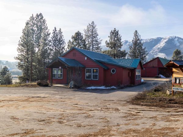 609 S Middlefork Rd, Garden Valley, ID 83622