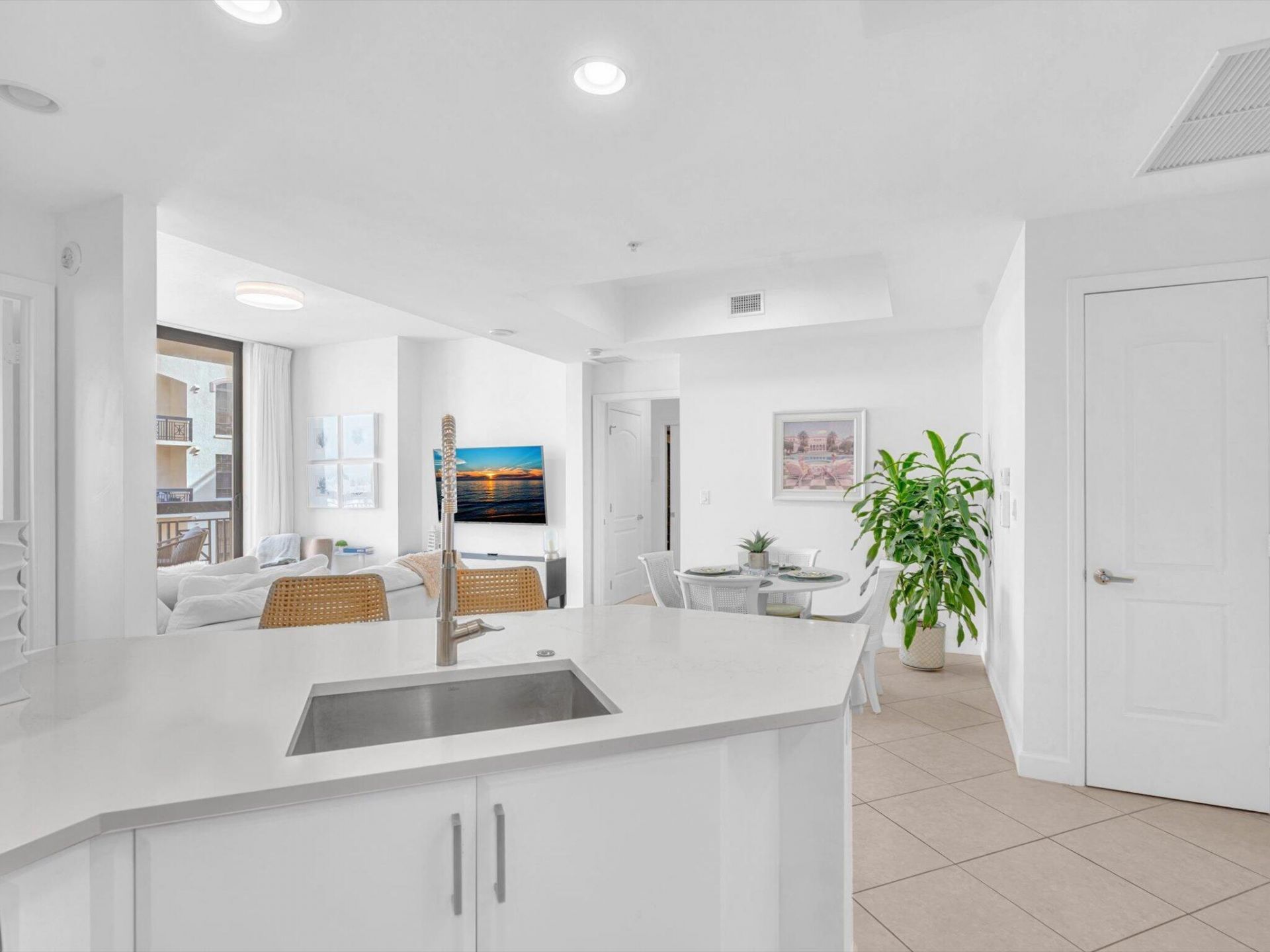 801 S Olive Avenue, Unit 1521, West Palm Beach, FL 33401 Photo
