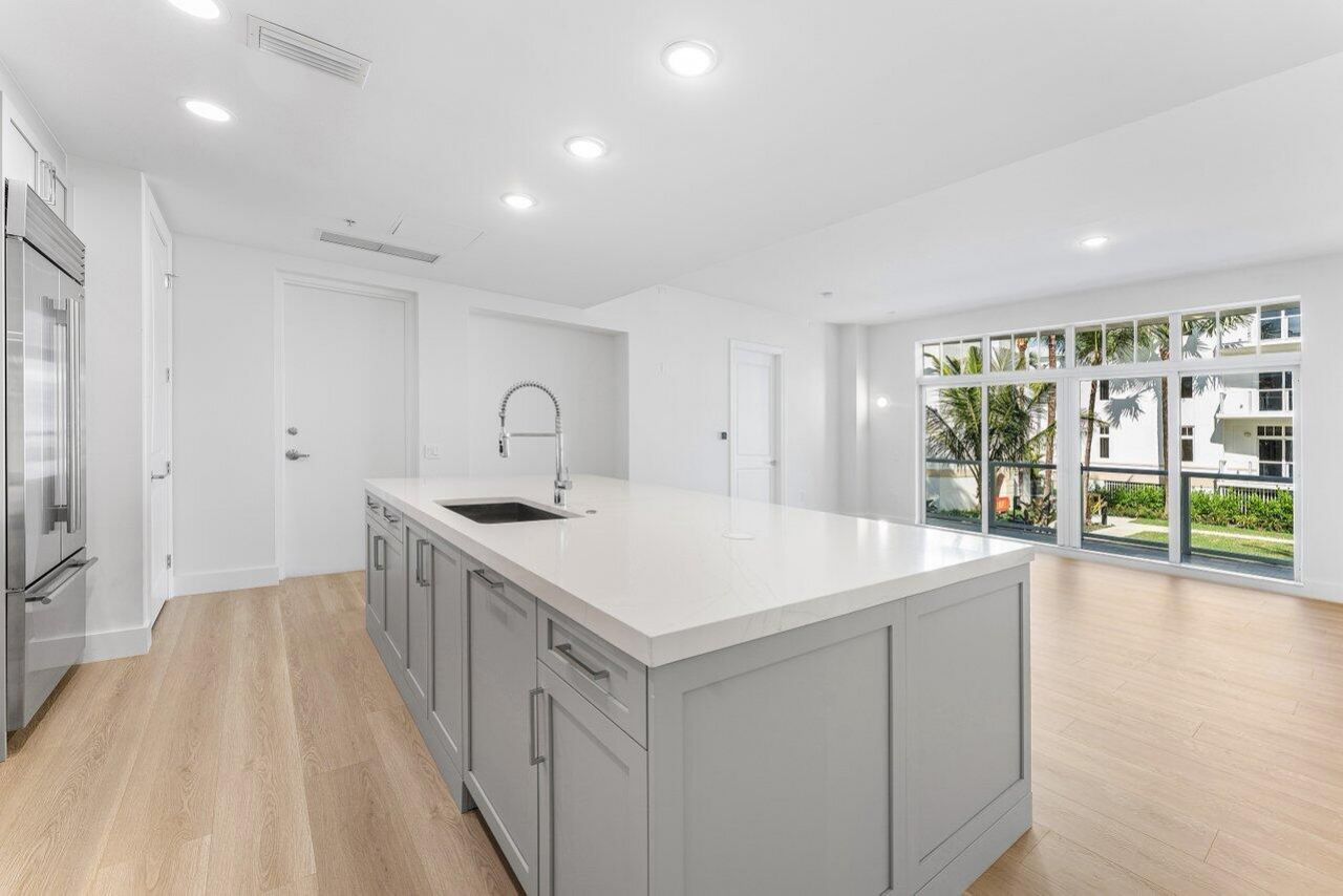 182 Lake Drive, Unit 5-101, Palm Beach Shores, FL 33404 Photo