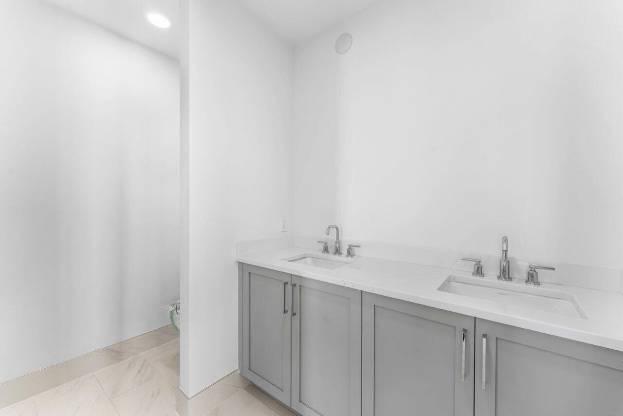 182 Lake Drive, Unit 5-101, Palm Beach Shores, FL 33404 Photo