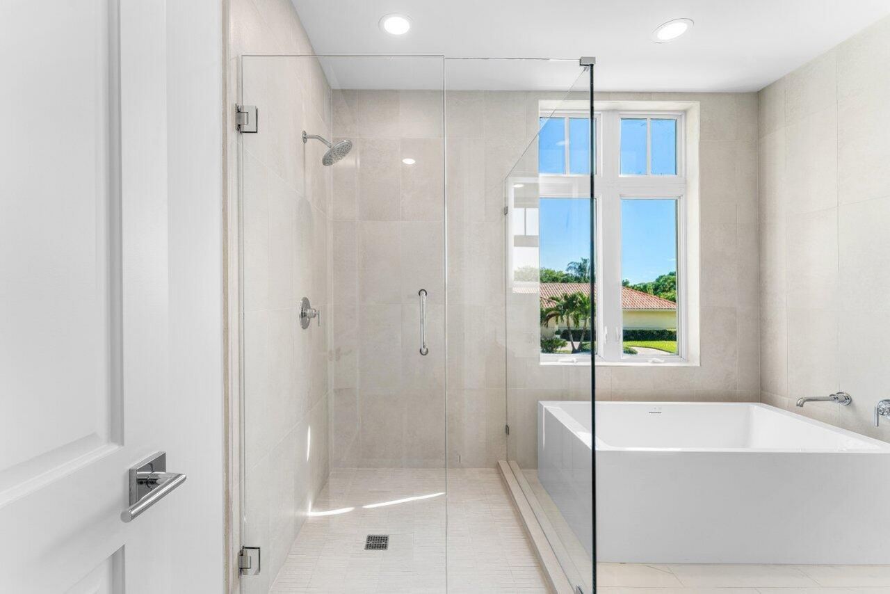 182 Lake Drive, Unit 5-101, Palm Beach Shores, FL 33404 Photo