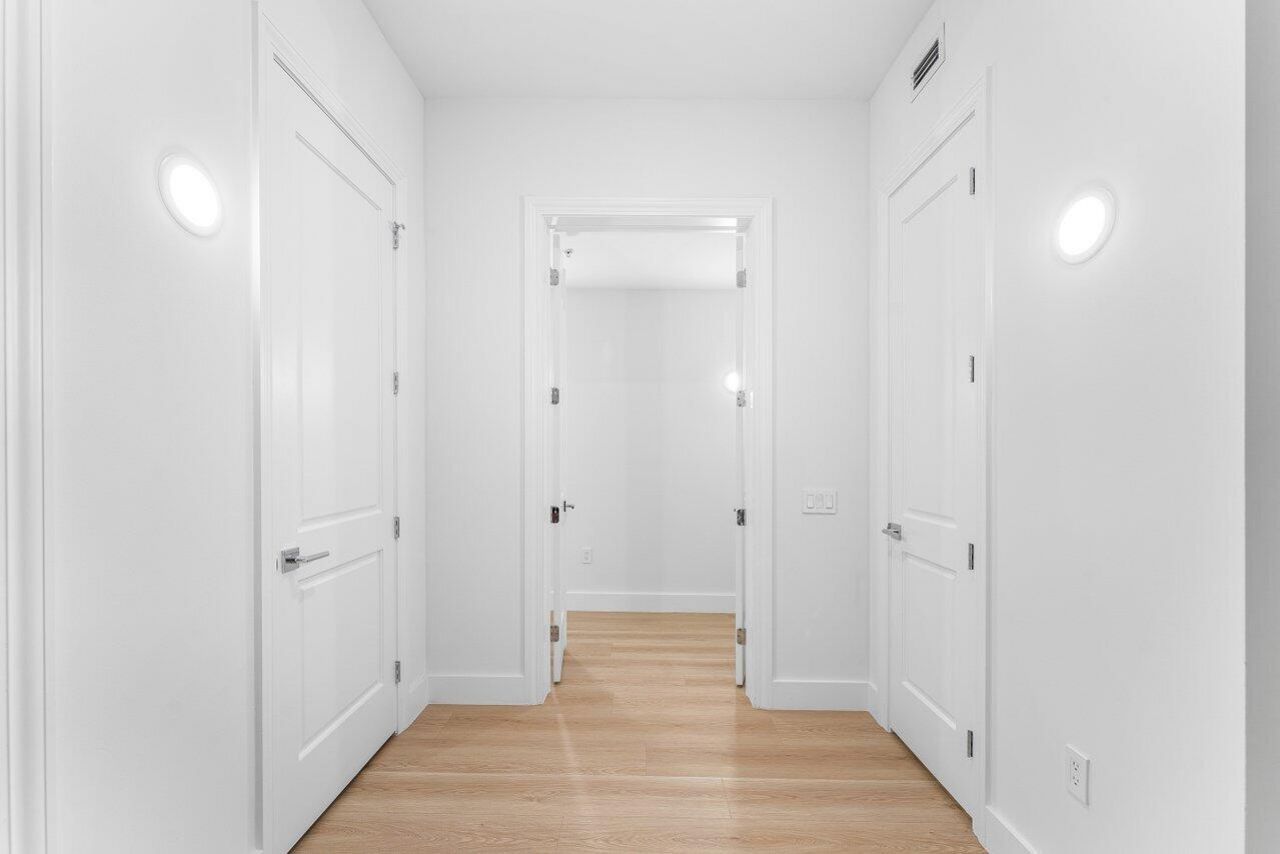 182 Lake Drive, Unit 5-101, Palm Beach Shores, FL 33404 Photo