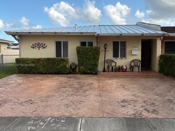 10106 SW 20th St , Miami, FL 33165