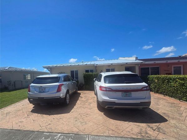 10106 SW 20th St , Miami, FL 33165