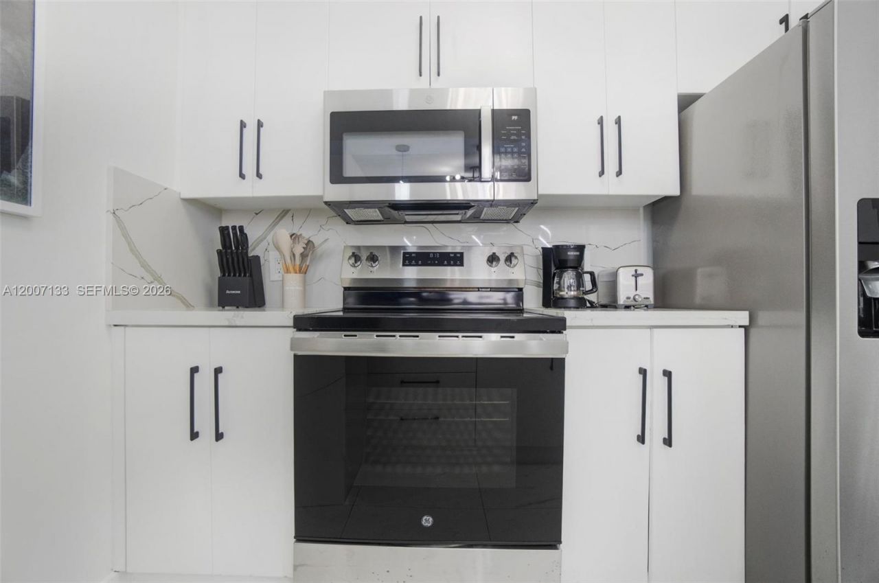 1200 Brickell Bay Dr, Unit 1907, Miami, FL 33131 Photo