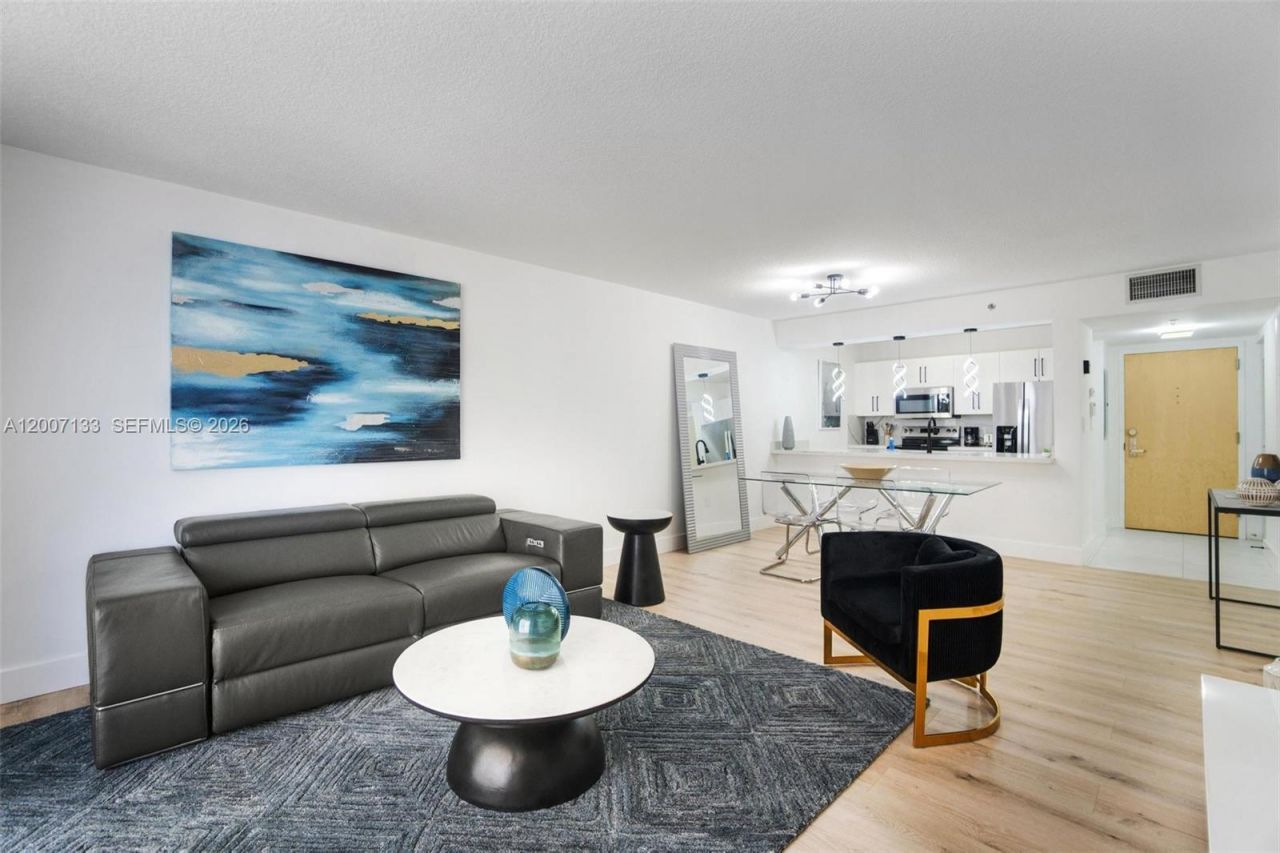 1200 Brickell Bay Dr, Unit 1907, Miami, FL 33131 Photo