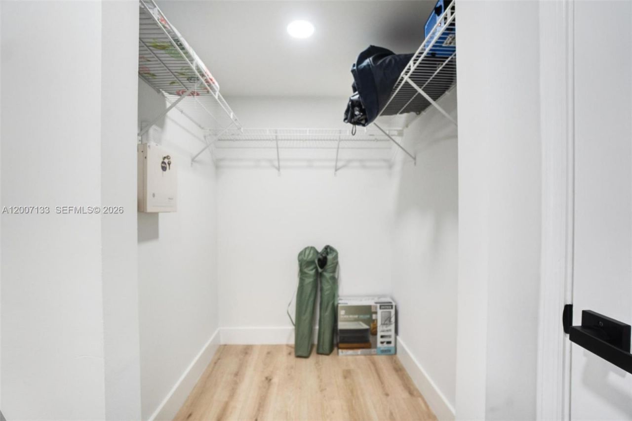 1200 Brickell Bay Dr, Unit 1907, Miami, FL 33131 Photo