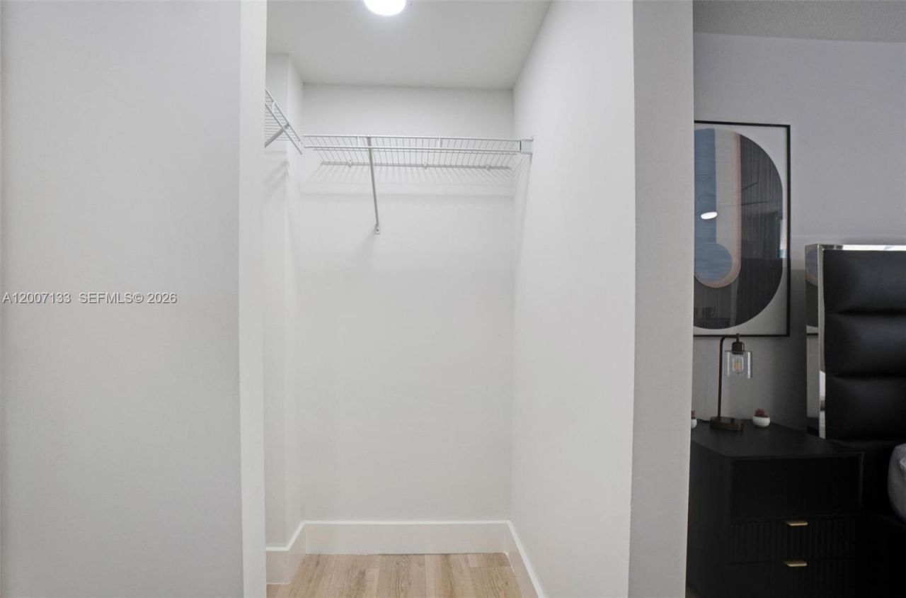1200 Brickell Bay Dr, Unit 1907, Miami, FL 33131 Photo