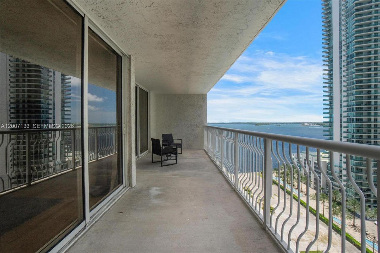 1200 Brickell Bay Dr, Unit 1907, Miami, FL 33131 Photo