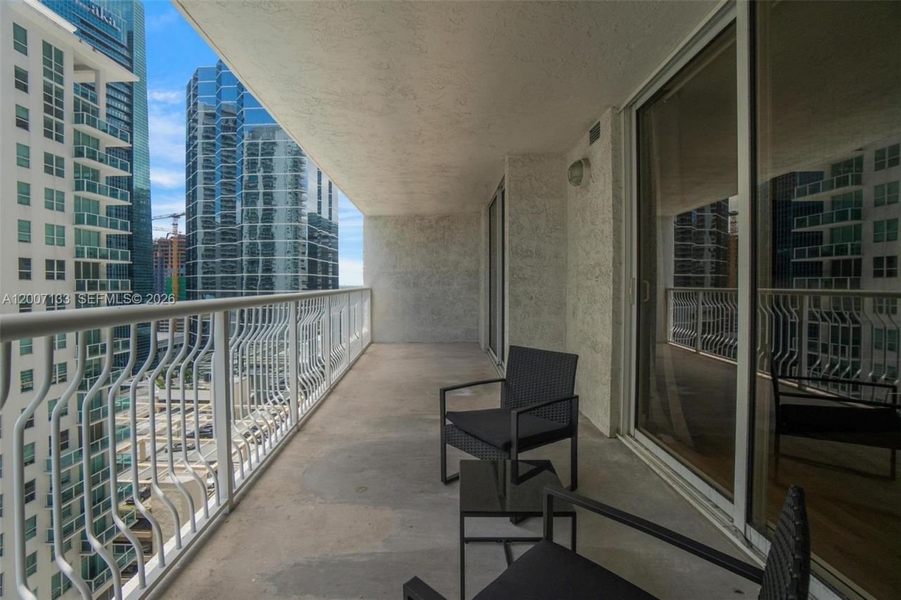 1200 Brickell Bay Dr, Unit 1907, Miami, FL 33131 Photo