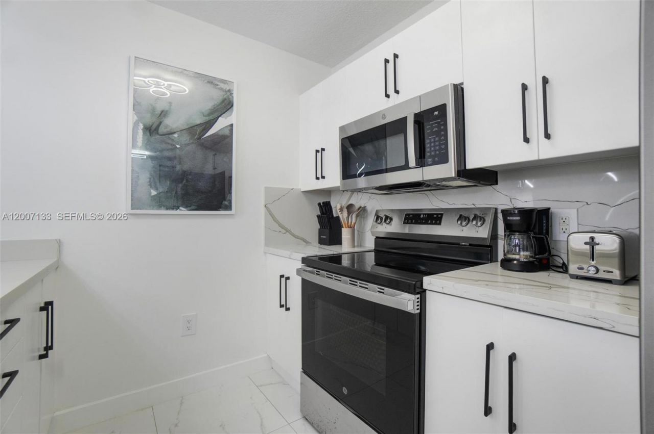 1200 Brickell Bay Dr, Unit 1907, Miami, FL 33131 Photo