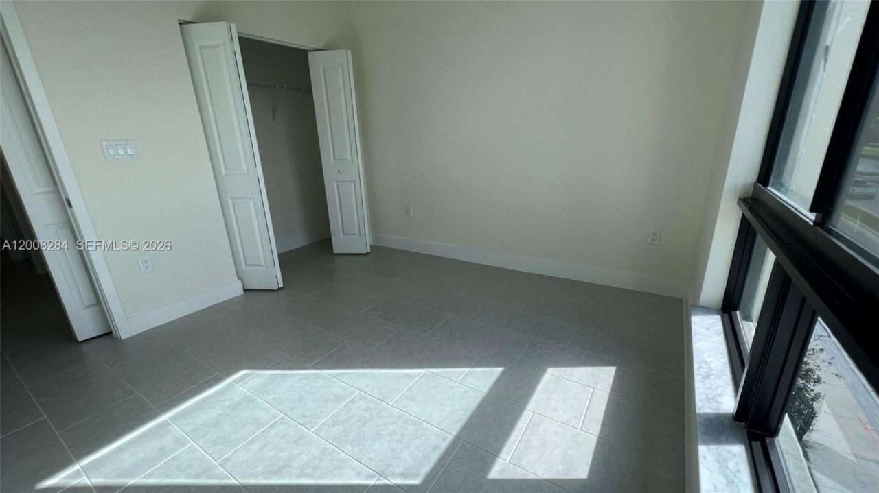 8167 NW 41st St , Unit E-307, Doral, FL 33166 Photo